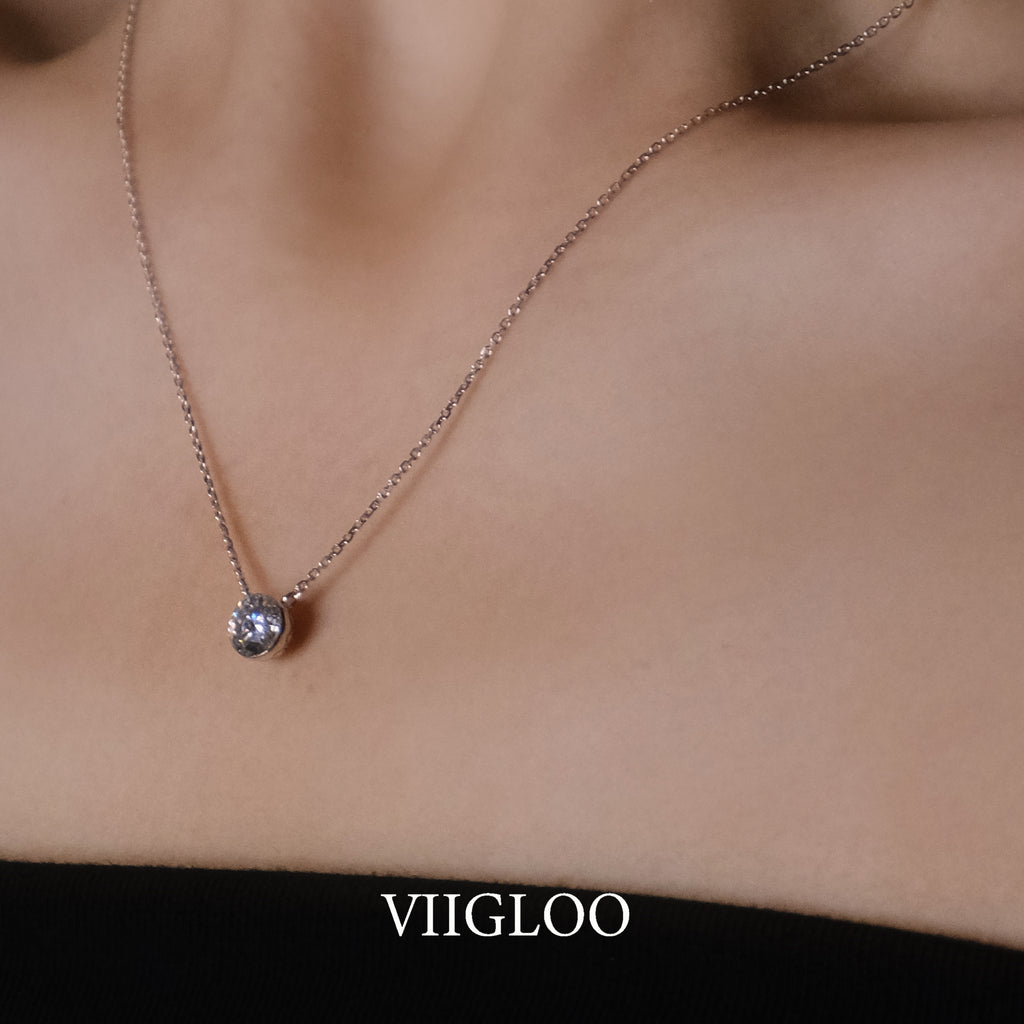 A Spark of Diamond Light